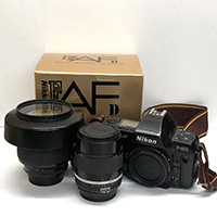Nikon F-801 AF カメラ NIKKOR 105mm 1-2.5 28-200mm 3.5-5.6D ZOOM レンズ